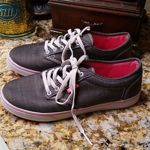 🥰💕 beautiful Vans size 6 grey and pink shoe